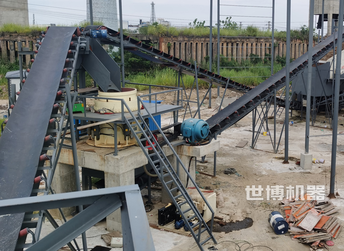 圓錐破碎機安裝現(xiàn)場