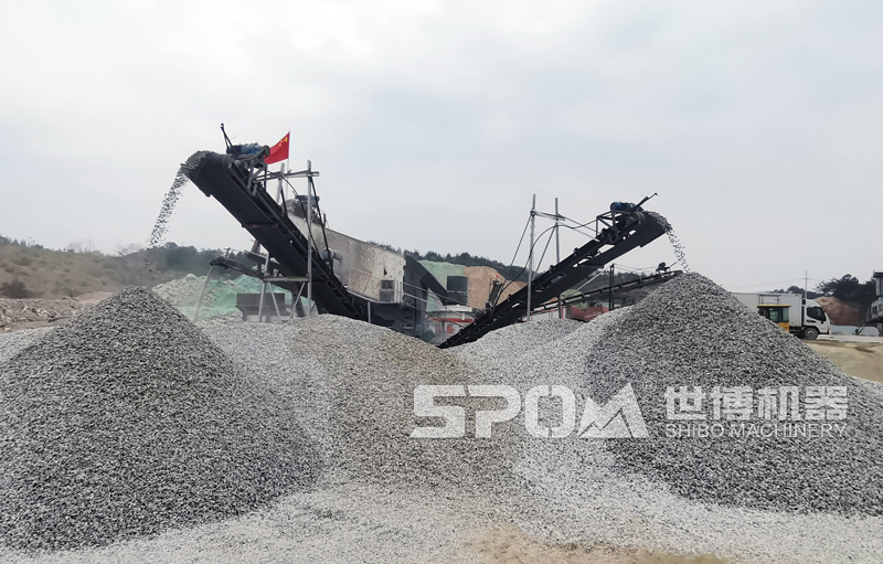 石頭粉碎現場，石頭加工石子現場