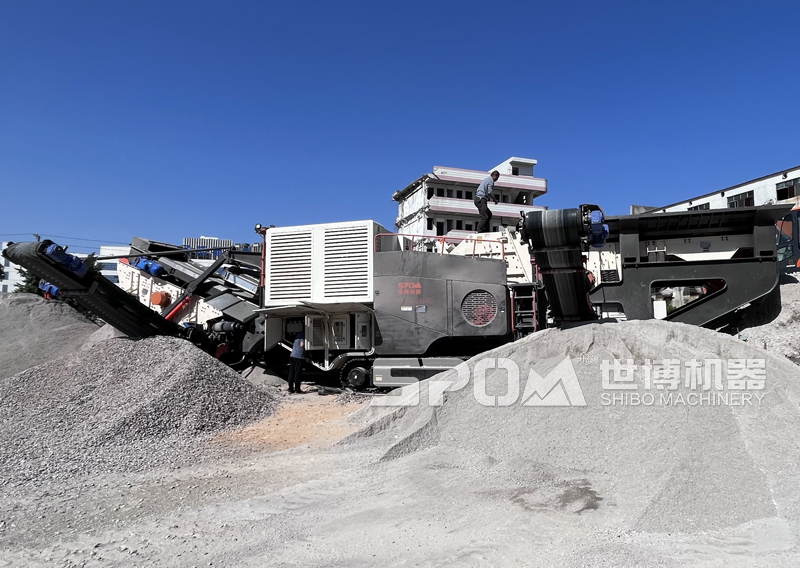 履帶式多機聯(lián)合碎石機